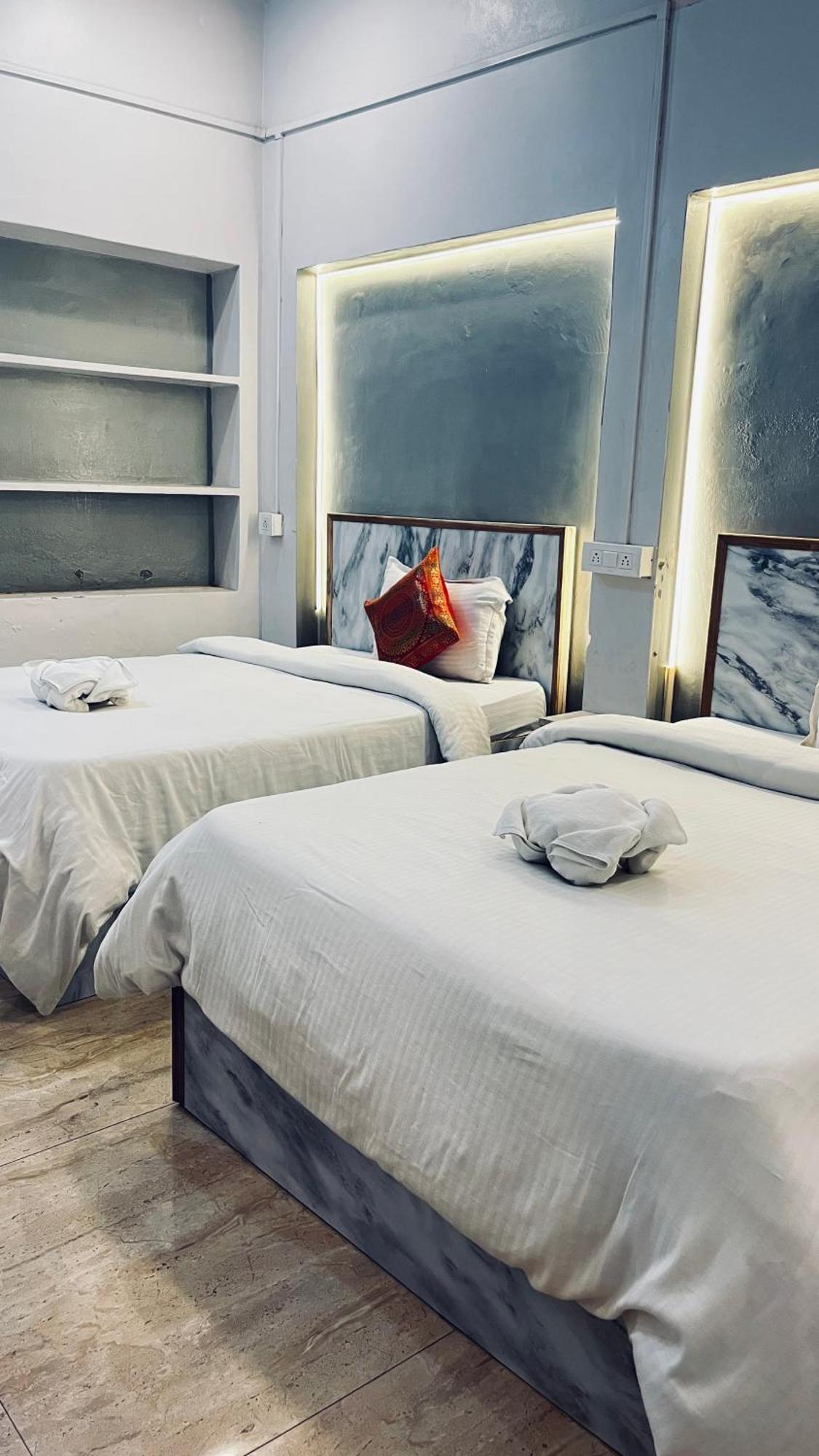 瓦拉纳西 Vibe N Joy酒店 外观 照片