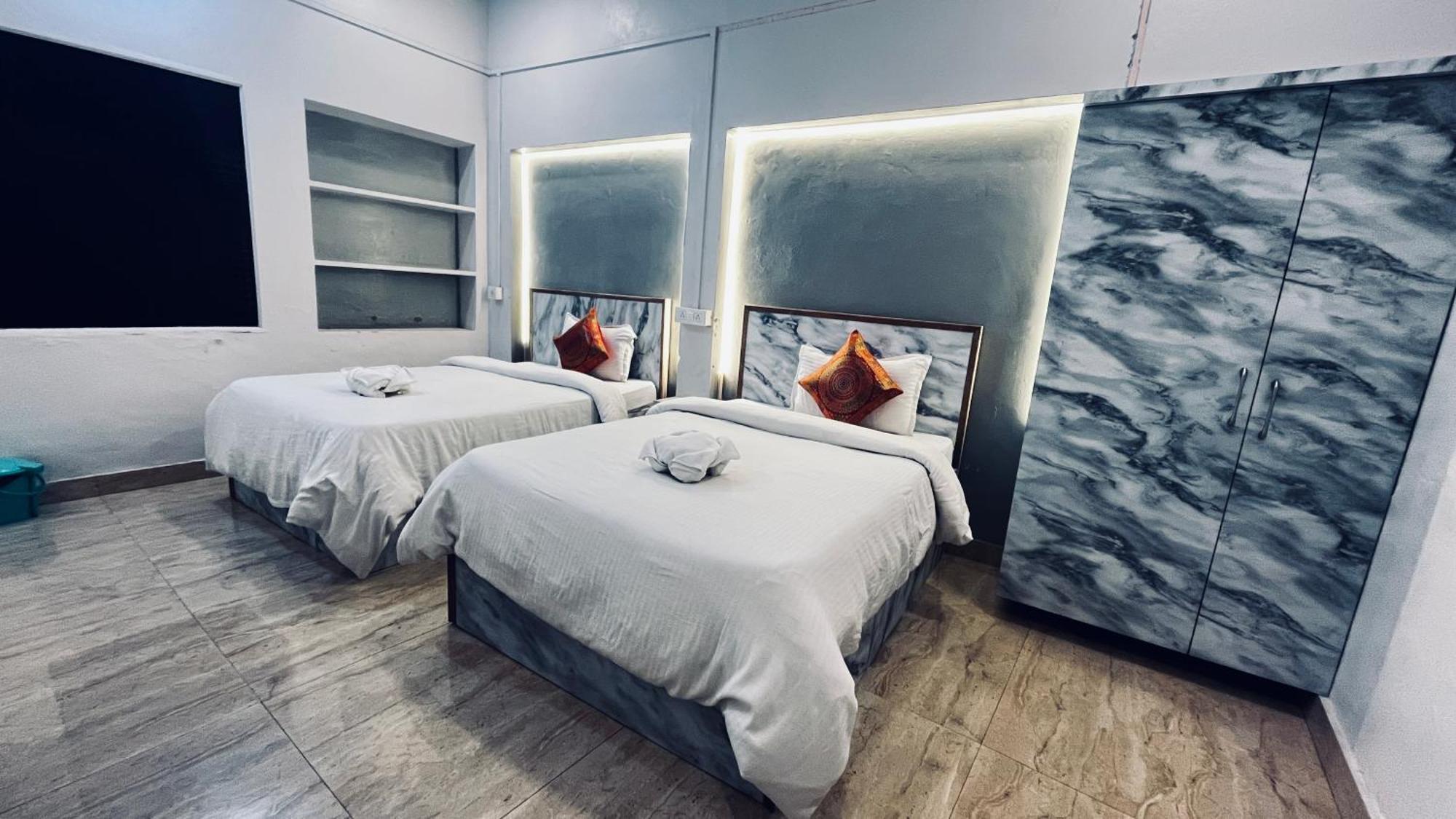 瓦拉纳西 Vibe N Joy酒店 外观 照片